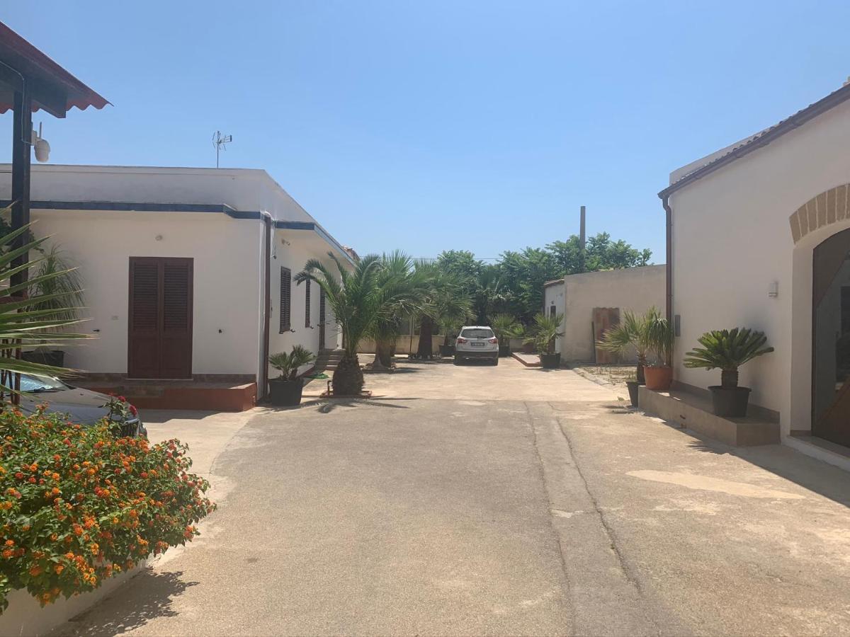 Casa Vacanze Mandriavecchia เปโตรสิโน ภายนอก รูปภาพ
