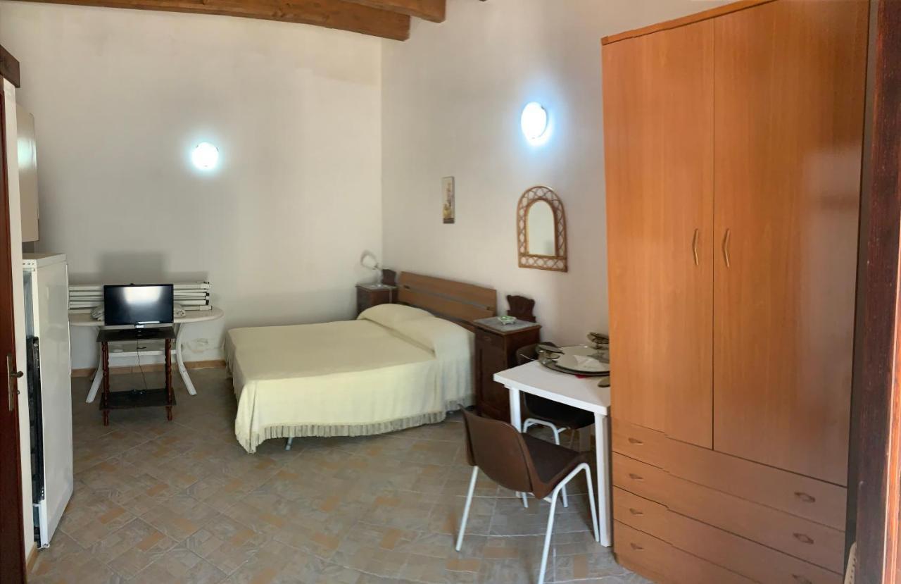 Casa Vacanze Mandriavecchia เปโตรสิโน ภายนอก รูปภาพ
