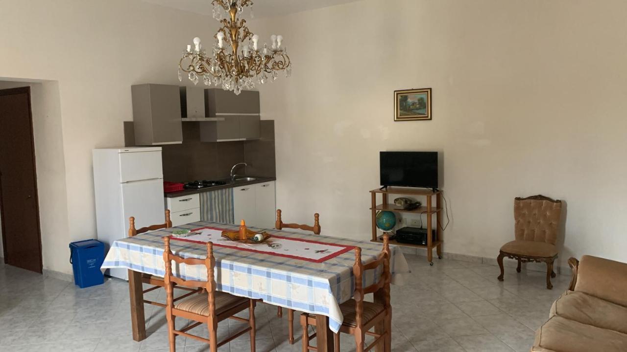 Casa Vacanze Mandriavecchia เปโตรสิโน ภายนอก รูปภาพ